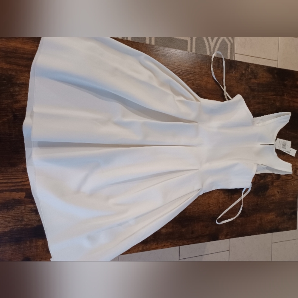 New w Tagd Jill Staurt Off White Short Party or Cocktail Dress